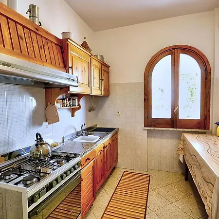 Sleeps 5 Pool Air Con Wifi * برايانو