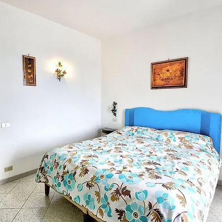 Sleeps 5 Pool Air Con Wifi *