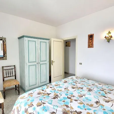 Sleeps 5 Pool Air Con Wifi شقة