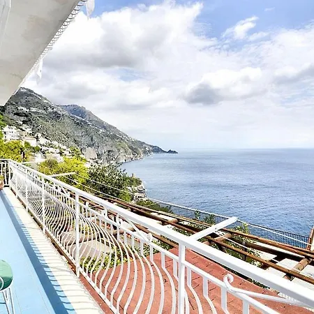 Sleeps 5 Pool Air Con Wifi